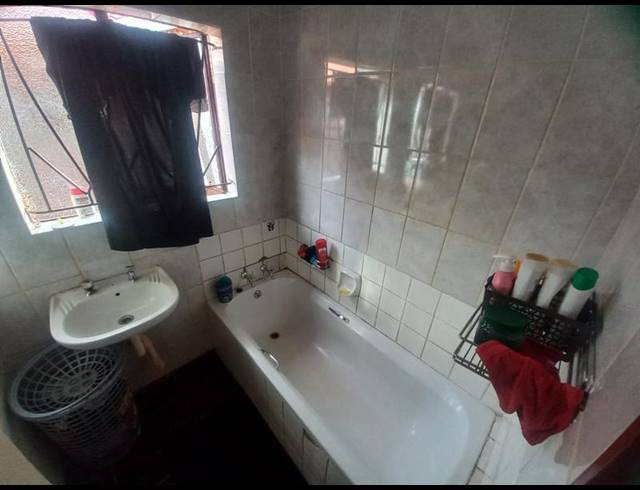 3 BEDROOM HOUSE FOR SALE IN PHILIP NEL PARK